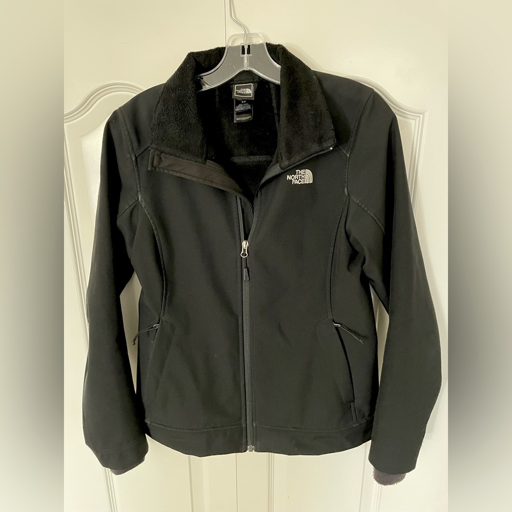 The North Face Women’s Black Apex Bionic Jacket